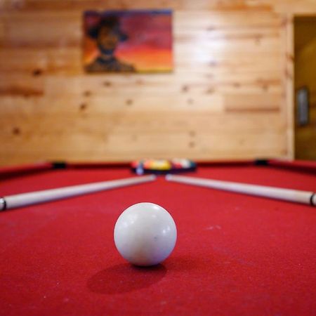 The Eastwood Spacious Retreat With 4 King En-Suites - Hot Tub - Pet-Friendly - Cozy Fire Pit - Prime Location - Multi-Family Брокен-Боу Екстер'єр фото