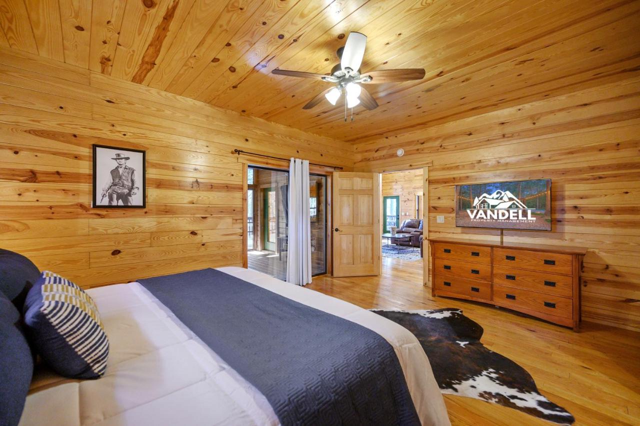 The Eastwood Spacious Retreat With 4 King En-Suites - Hot Tub - Pet-Friendly - Cozy Fire Pit - Prime Location - Multi-Family Брокен-Боу Екстер'єр фото