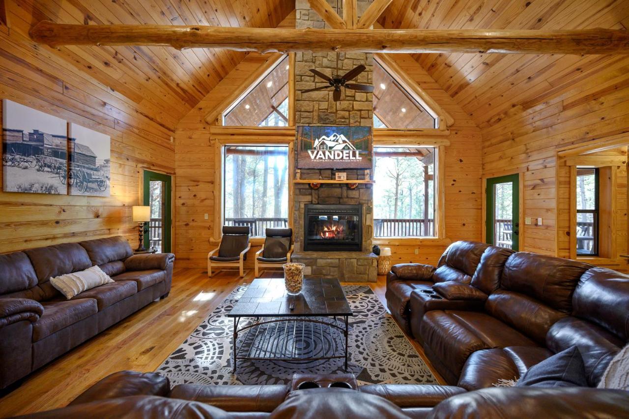 The Eastwood Spacious Retreat With 4 King En-Suites - Hot Tub - Pet-Friendly - Cozy Fire Pit - Prime Location - Multi-Family Брокен-Боу Екстер'єр фото