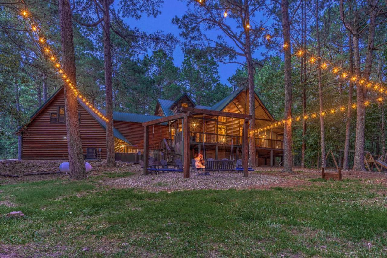 The Eastwood Spacious Retreat With 4 King En-Suites - Hot Tub - Pet-Friendly - Cozy Fire Pit - Prime Location - Multi-Family Брокен-Боу Екстер'єр фото