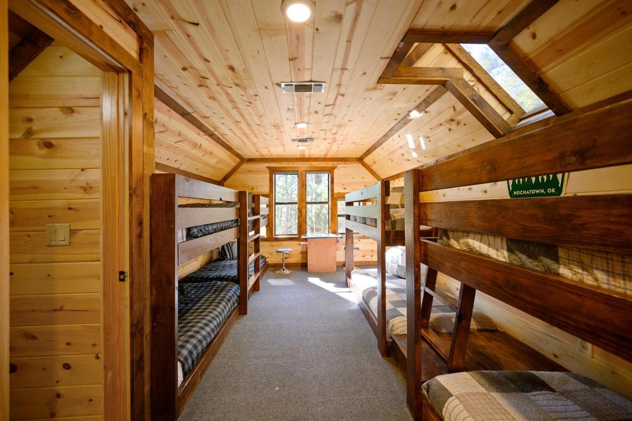 The Eastwood Spacious Retreat With 4 King En-Suites - Hot Tub - Pet-Friendly - Cozy Fire Pit - Prime Location - Multi-Family Брокен-Боу Екстер'єр фото