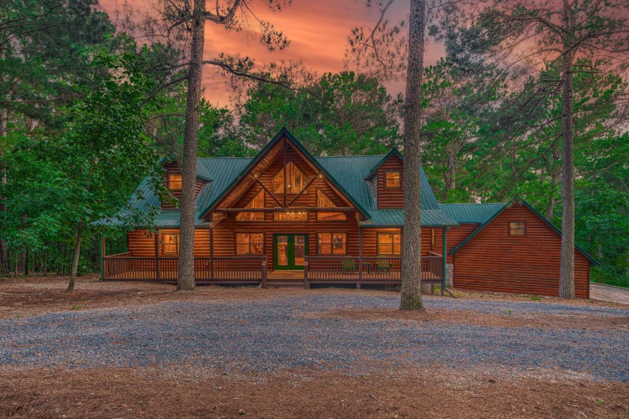 The Eastwood Spacious Retreat With 4 King En-Suites - Hot Tub - Pet-Friendly - Cozy Fire Pit - Prime Location - Multi-Family Брокен-Боу Екстер'єр фото