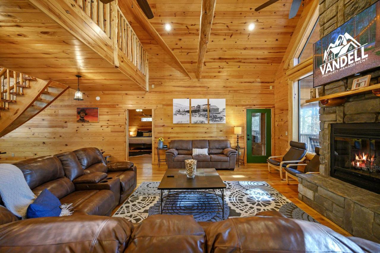 The Eastwood Spacious Retreat With 4 King En-Suites - Hot Tub - Pet-Friendly - Cozy Fire Pit - Prime Location - Multi-Family Брокен-Боу Екстер'єр фото
