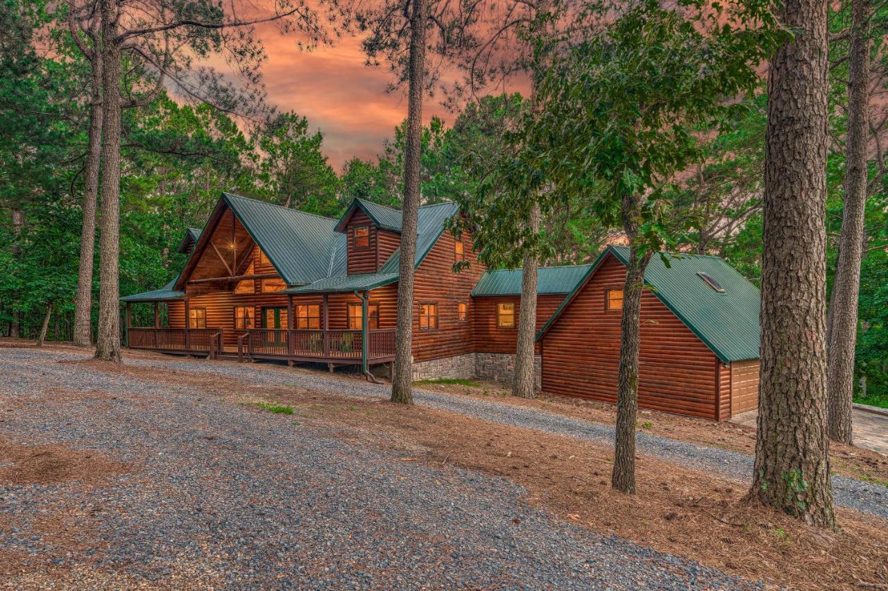 The Eastwood Spacious Retreat With 4 King En-Suites - Hot Tub - Pet-Friendly - Cozy Fire Pit - Prime Location - Multi-Family Брокен-Боу Екстер'єр фото