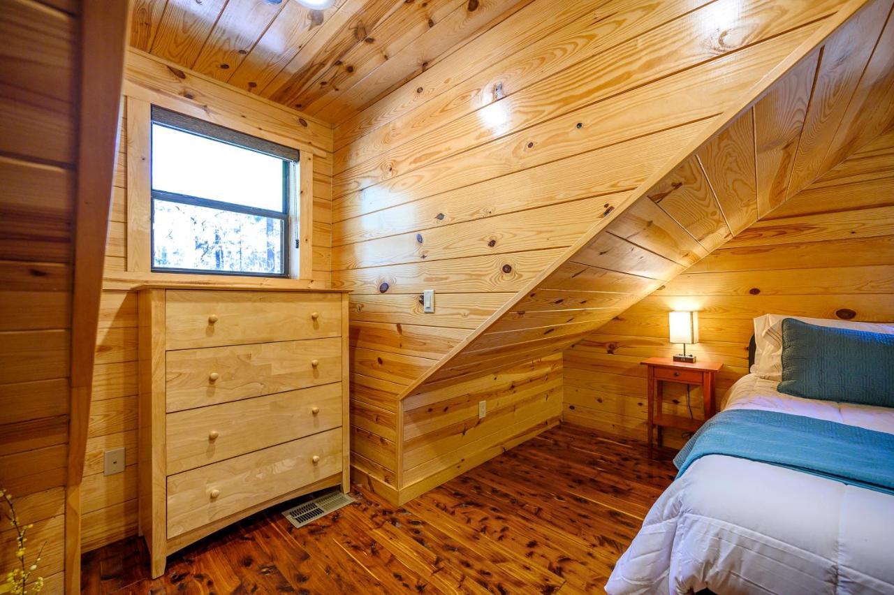 The Eastwood Spacious Retreat With 4 King En-Suites - Hot Tub - Pet-Friendly - Cozy Fire Pit - Prime Location - Multi-Family Брокен-Боу Екстер'єр фото