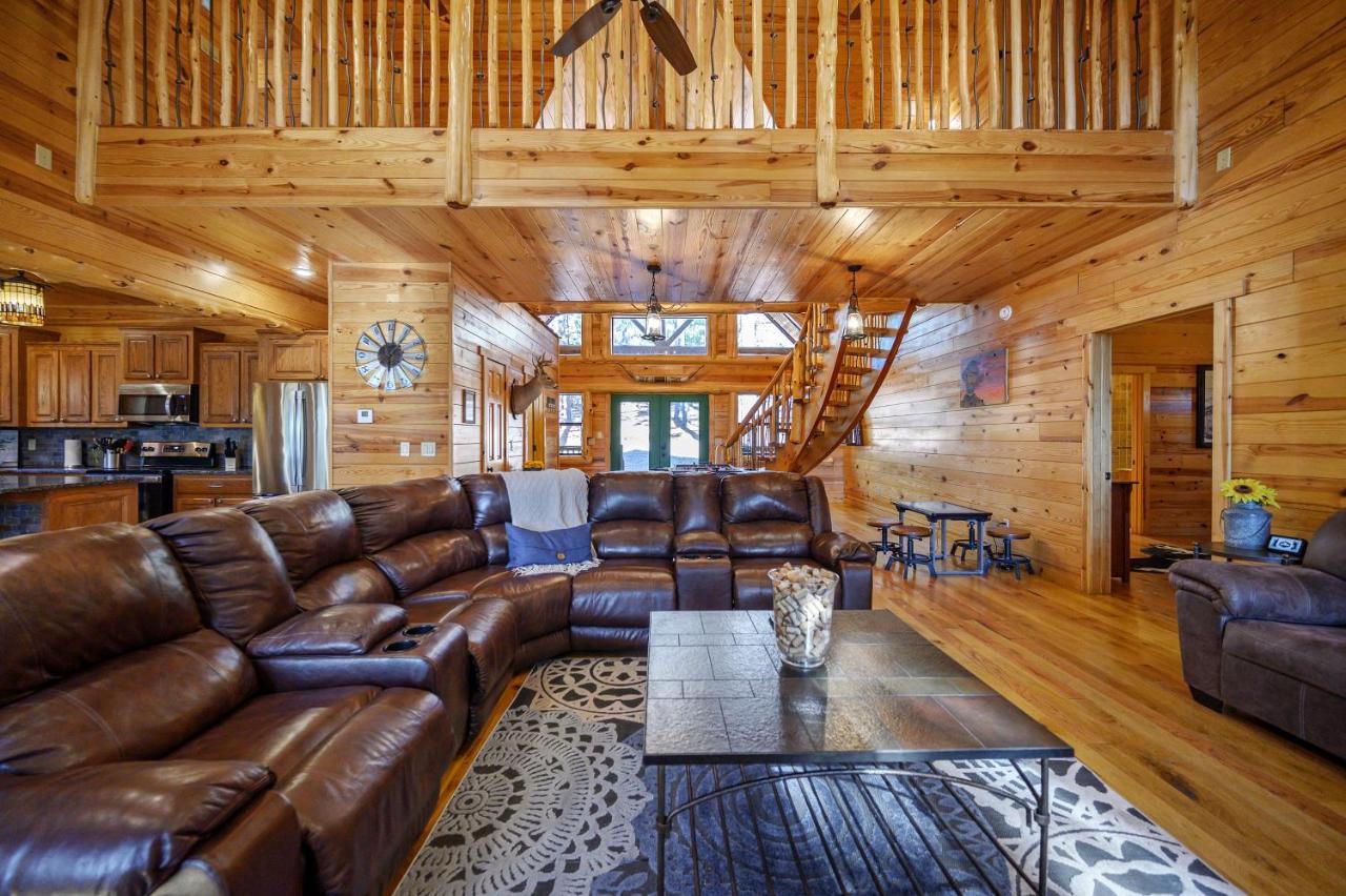 The Eastwood Spacious Retreat With 4 King En-Suites - Hot Tub - Pet-Friendly - Cozy Fire Pit - Prime Location - Multi-Family Брокен-Боу Екстер'єр фото