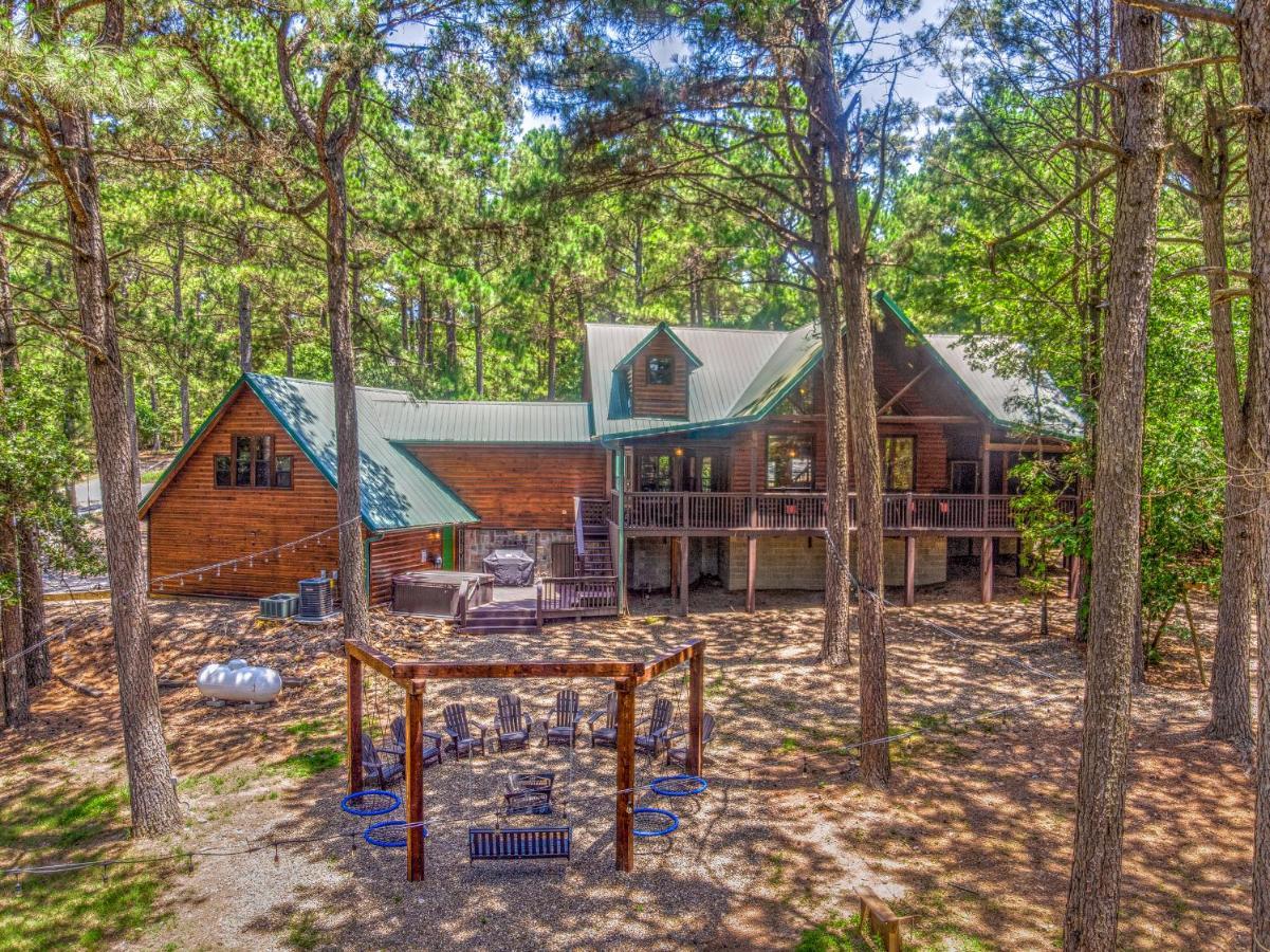 The Eastwood Spacious Retreat With 4 King En-Suites - Hot Tub - Pet-Friendly - Cozy Fire Pit - Prime Location - Multi-Family Брокен-Боу Екстер'єр фото