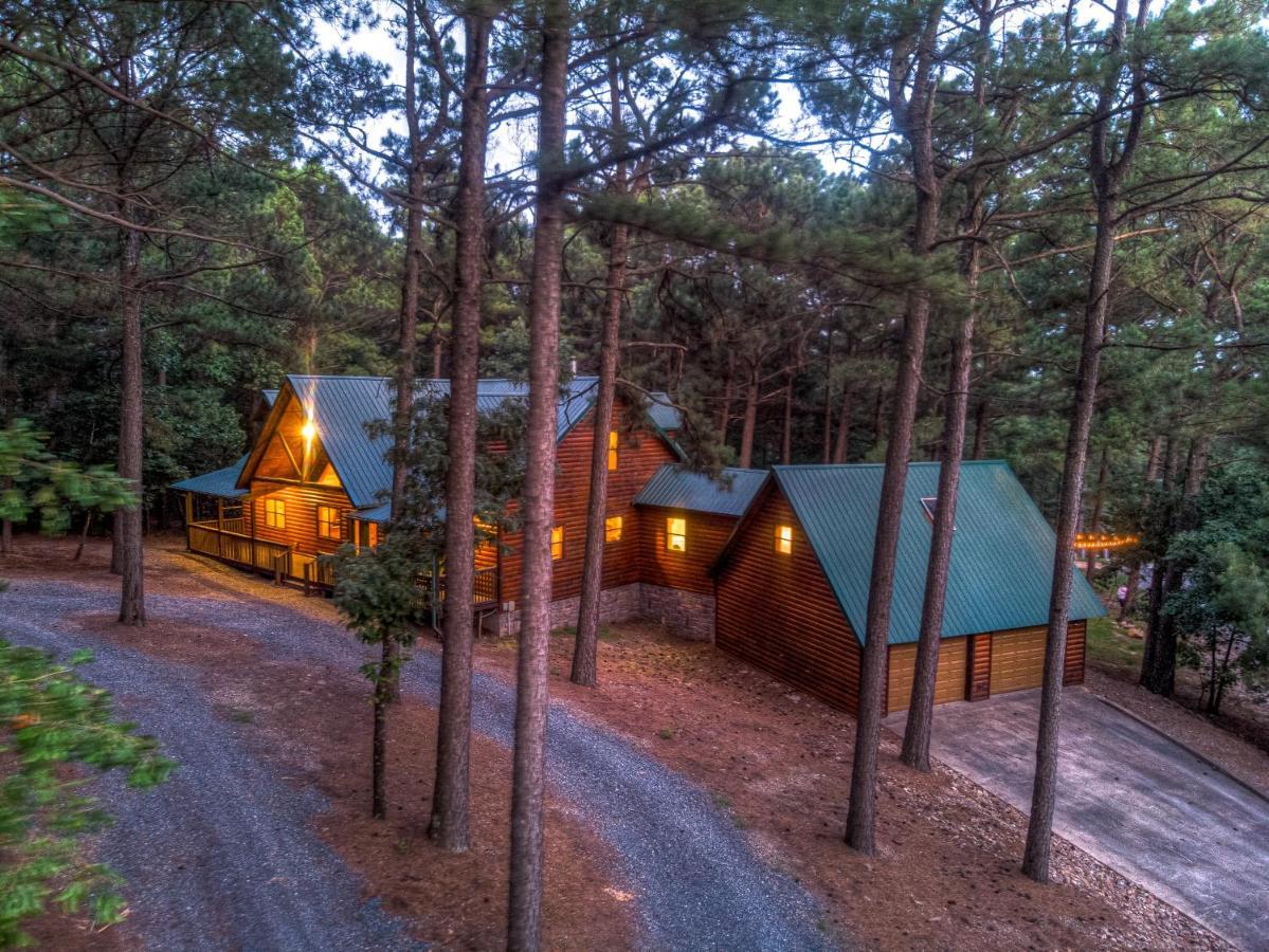 The Eastwood Spacious Retreat With 4 King En-Suites - Hot Tub - Pet-Friendly - Cozy Fire Pit - Prime Location - Multi-Family Брокен-Боу Екстер'єр фото