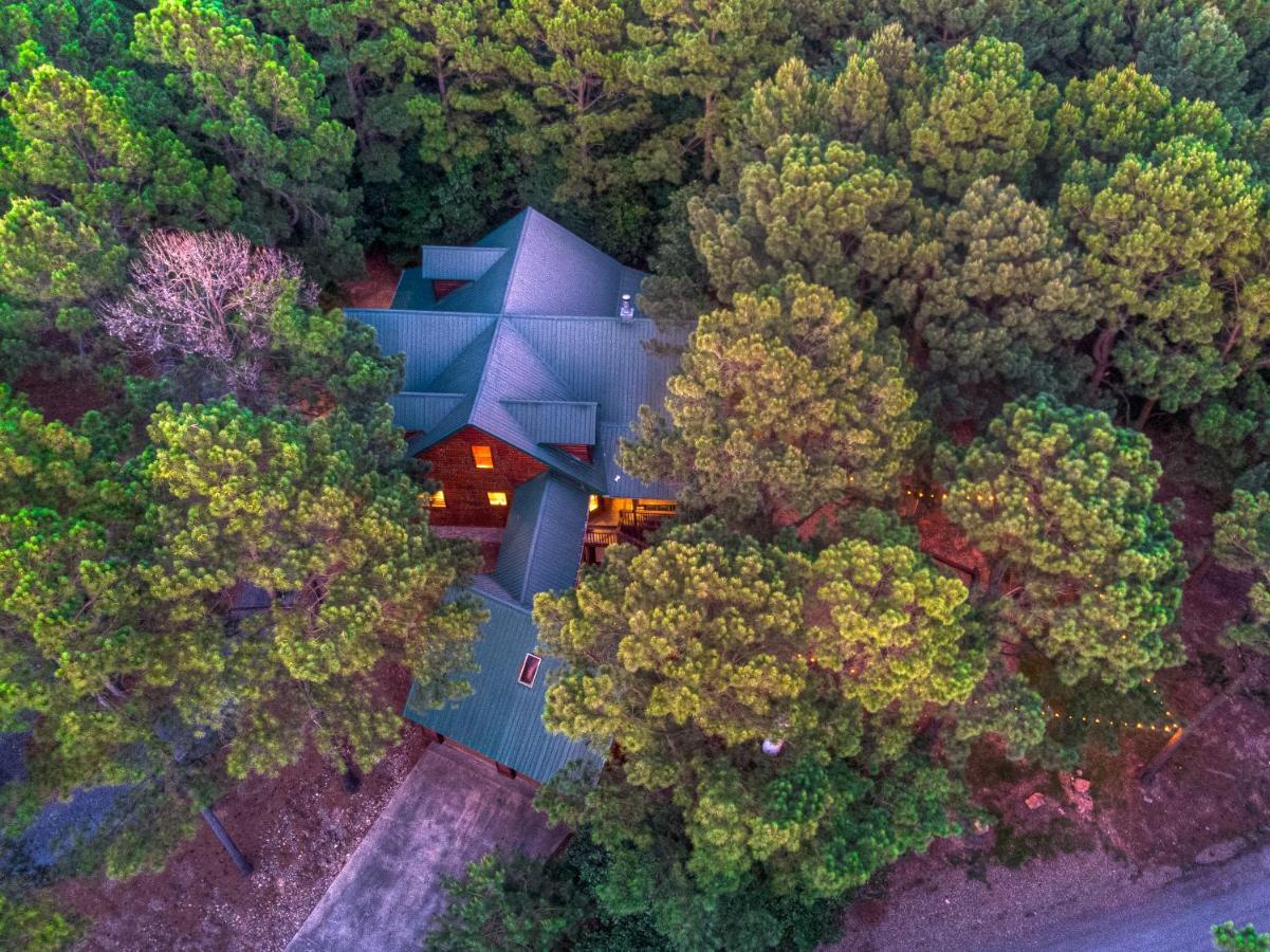 The Eastwood Spacious Retreat With 4 King En-Suites - Hot Tub - Pet-Friendly - Cozy Fire Pit - Prime Location - Multi-Family Брокен-Боу Екстер'єр фото
