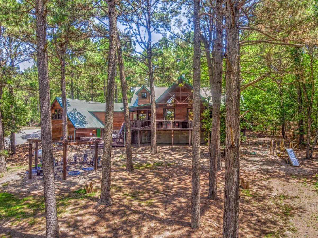 The Eastwood Spacious Retreat With 4 King En-Suites - Hot Tub - Pet-Friendly - Cozy Fire Pit - Prime Location - Multi-Family Брокен-Боу Екстер'єр фото